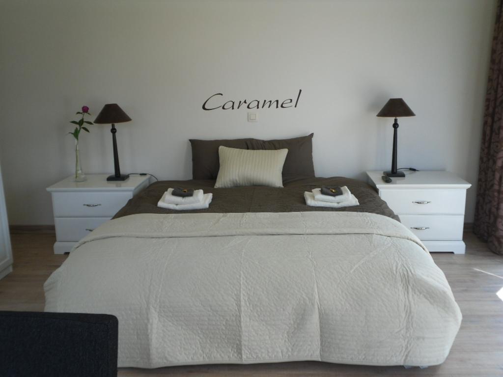 B&B Caramel เทิร์นเฮาท์ ภายนอก รูปภาพ